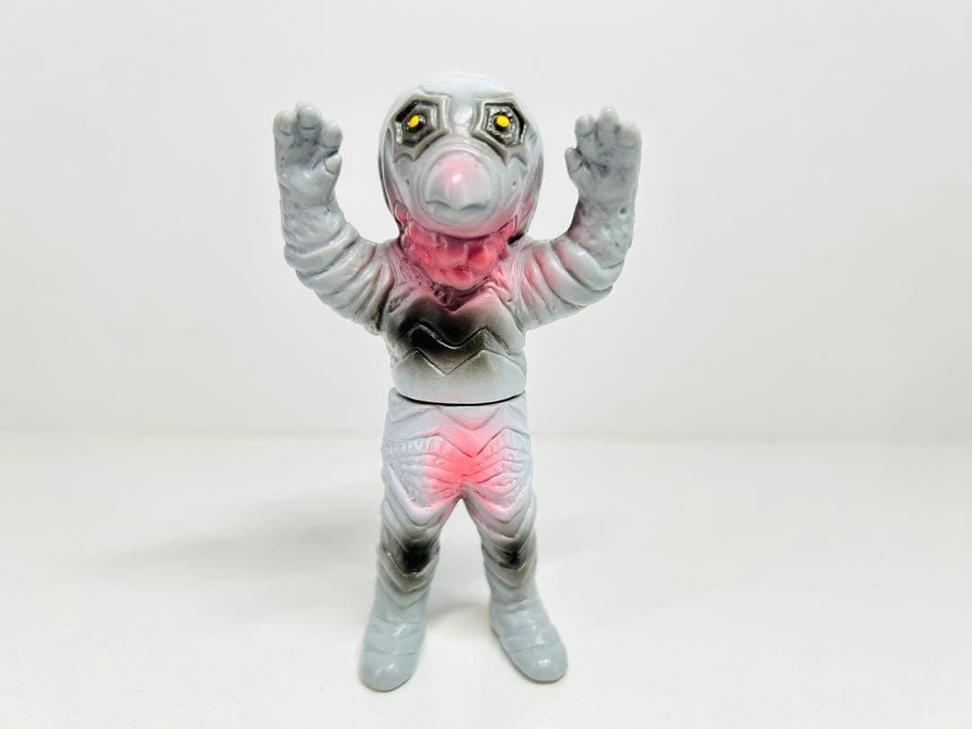 ベアモデル　ミニソフビ ガッツ星人　ソフビ　ウルトラセブン グレー